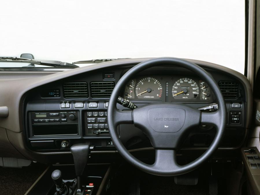  Toyota Land Cruiser 80 VAN VX 1992 года  (JP) (фото 2 из 3)